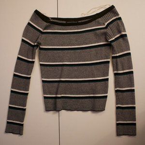 Kendall and Kylie Crop